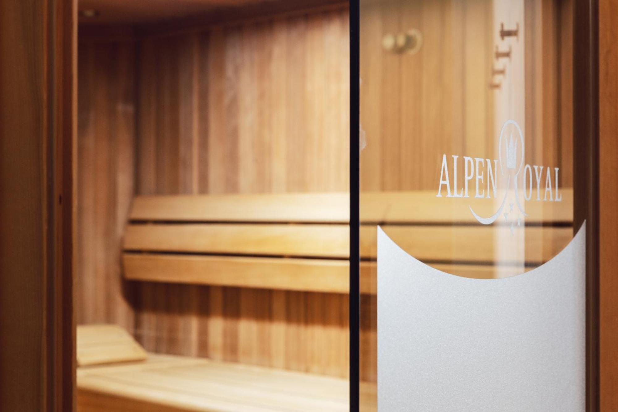 Hotel Alpen-Royal 제르젠스 외부 사진