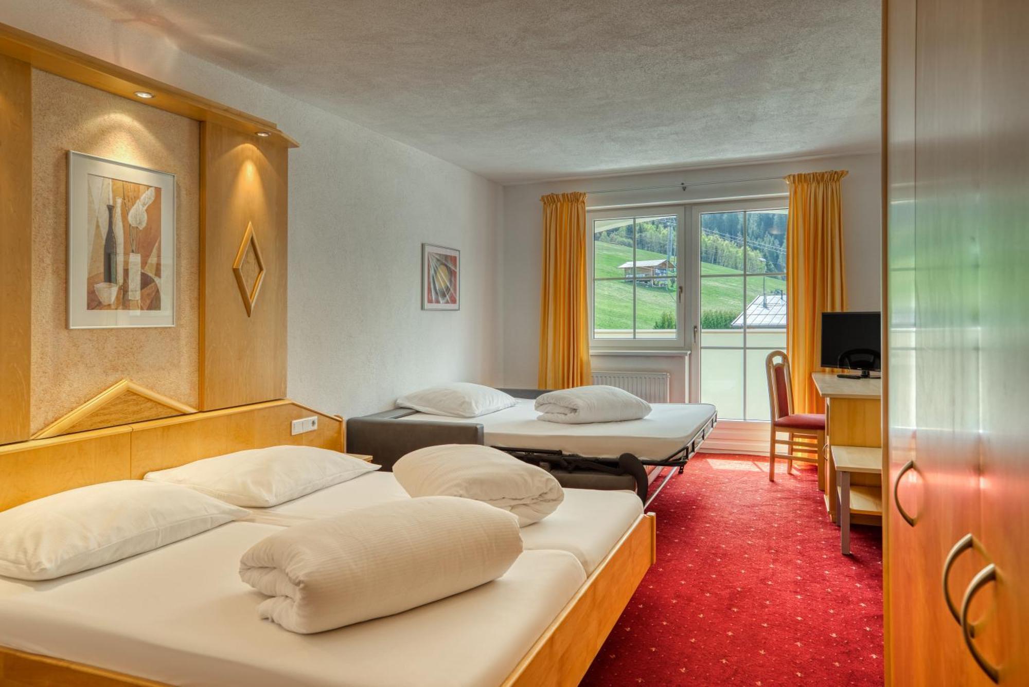 Hotel Alpen-Royal 제르젠스 외부 사진