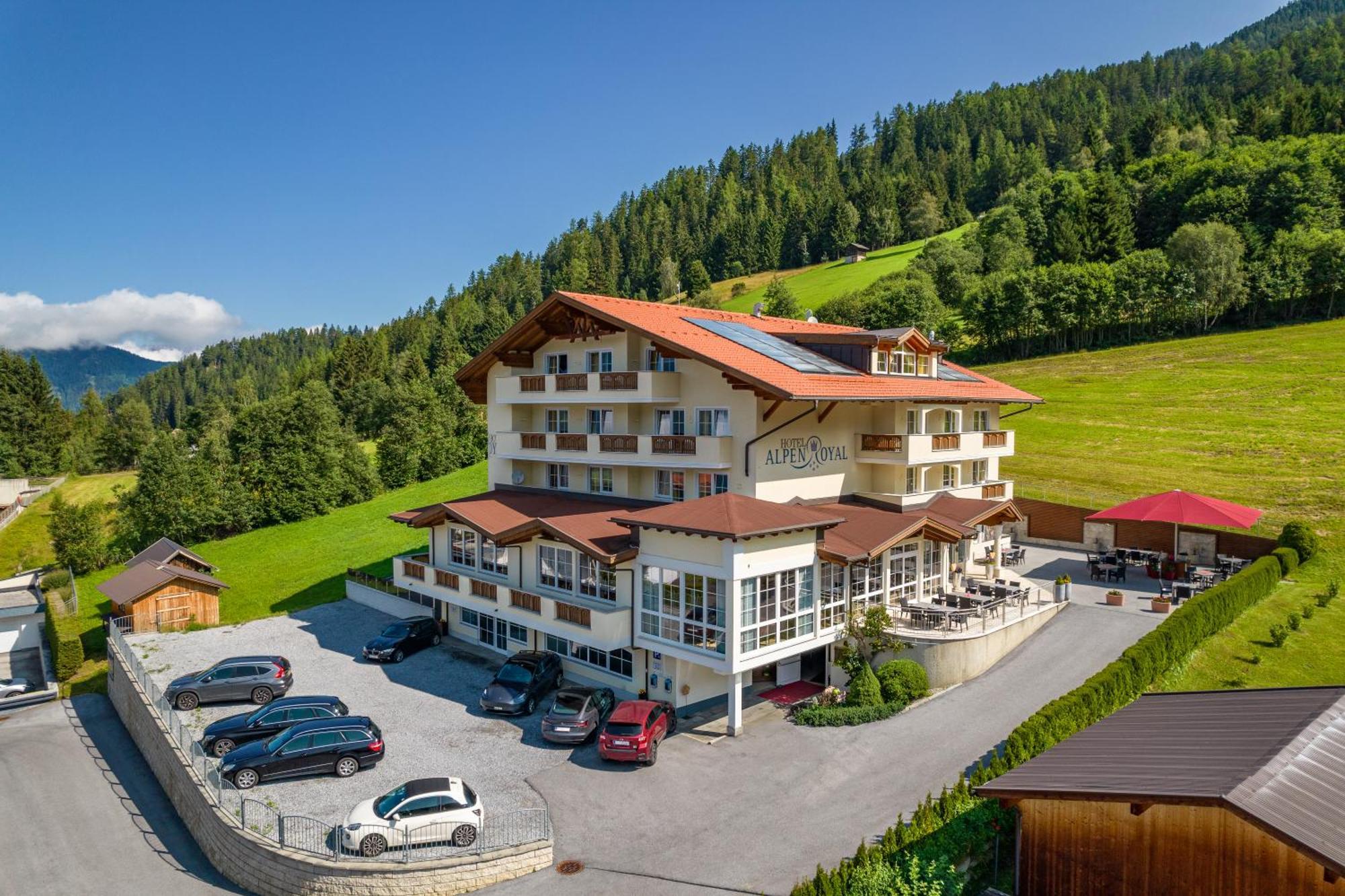 Hotel Alpen-Royal 제르젠스 외부 사진
