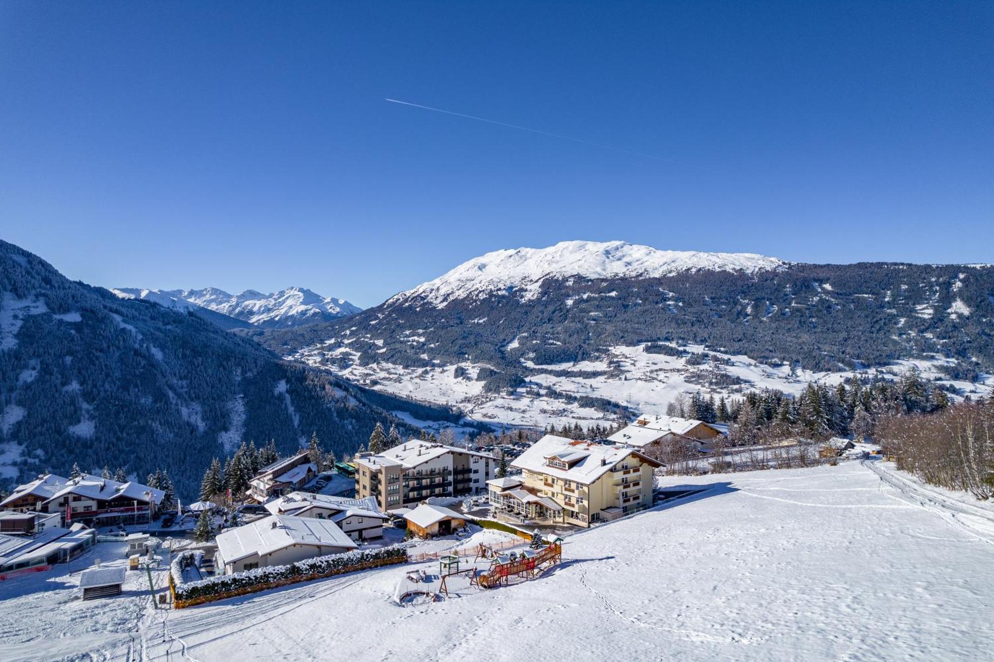 Hotel Alpen-Royal 제르젠스 외부 사진