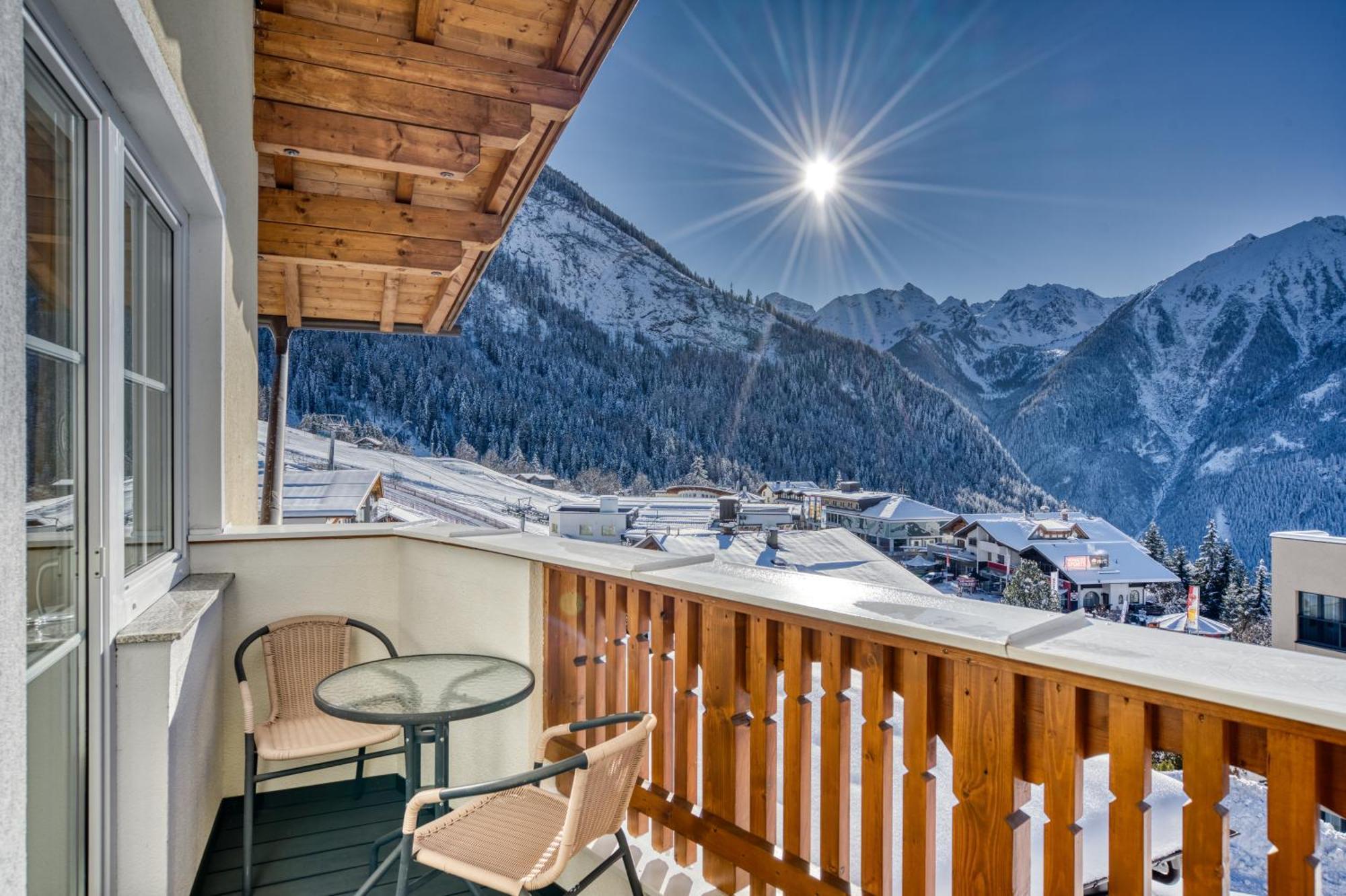 Hotel Alpen-Royal 제르젠스 외부 사진