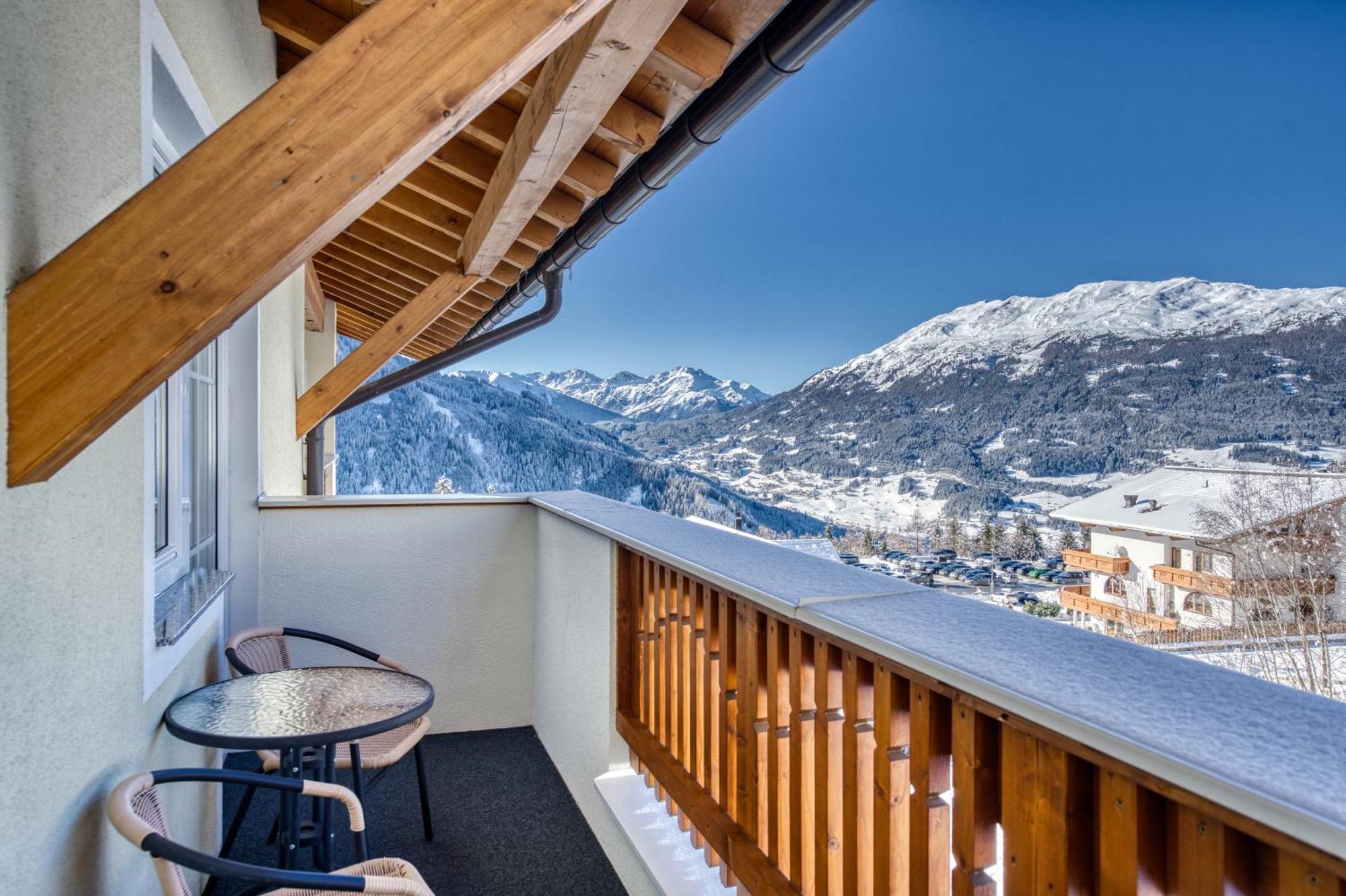 Hotel Alpen-Royal 제르젠스 외부 사진