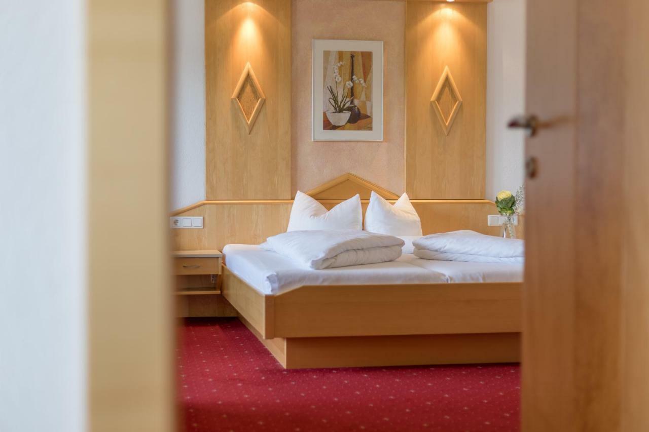 Hotel Alpen-Royal 제르젠스 외부 사진